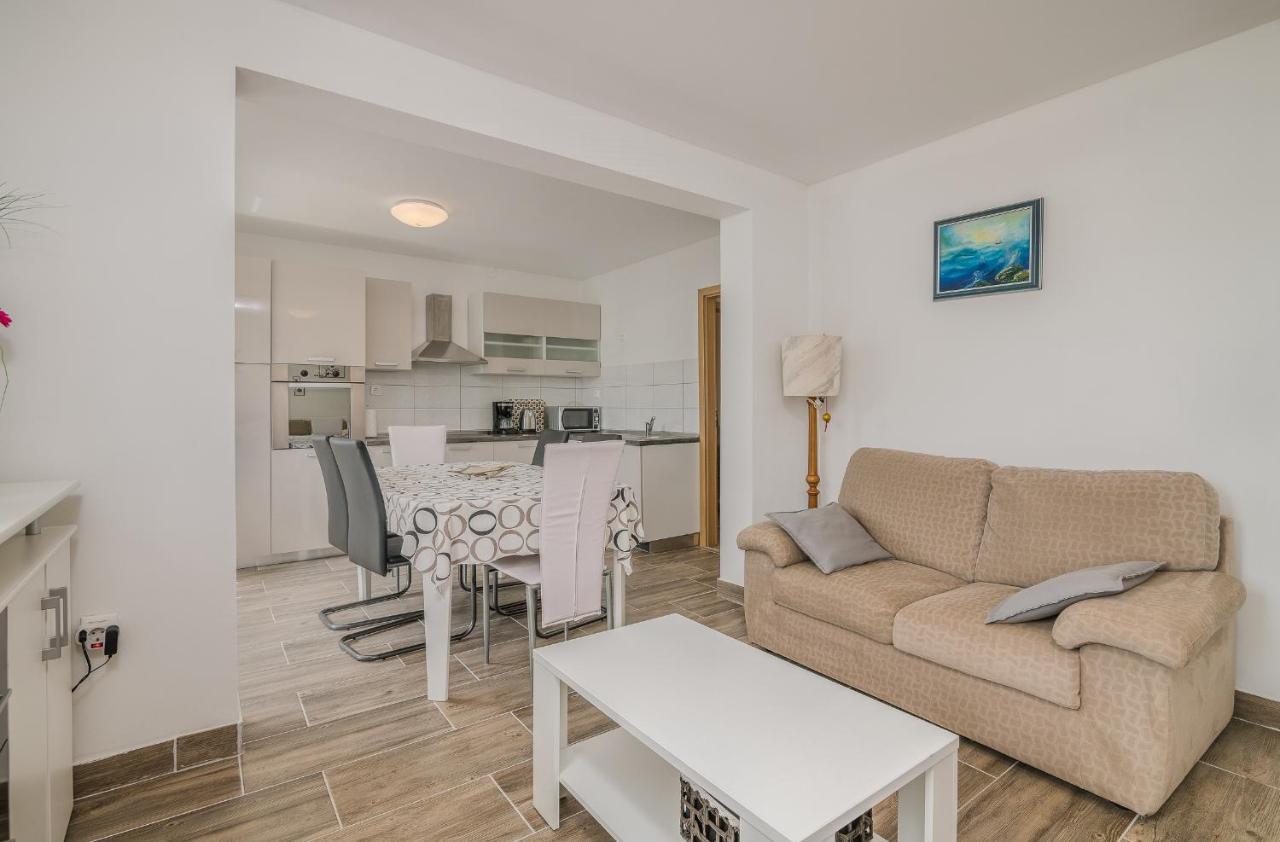 Apartmani M Baska  Exterior photo